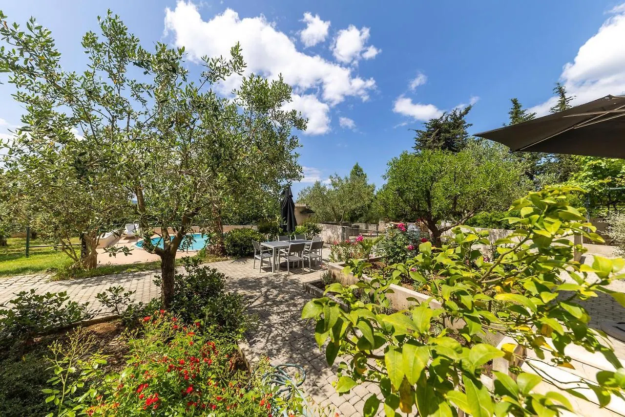 Apartments Vallis Rabiosa Задар