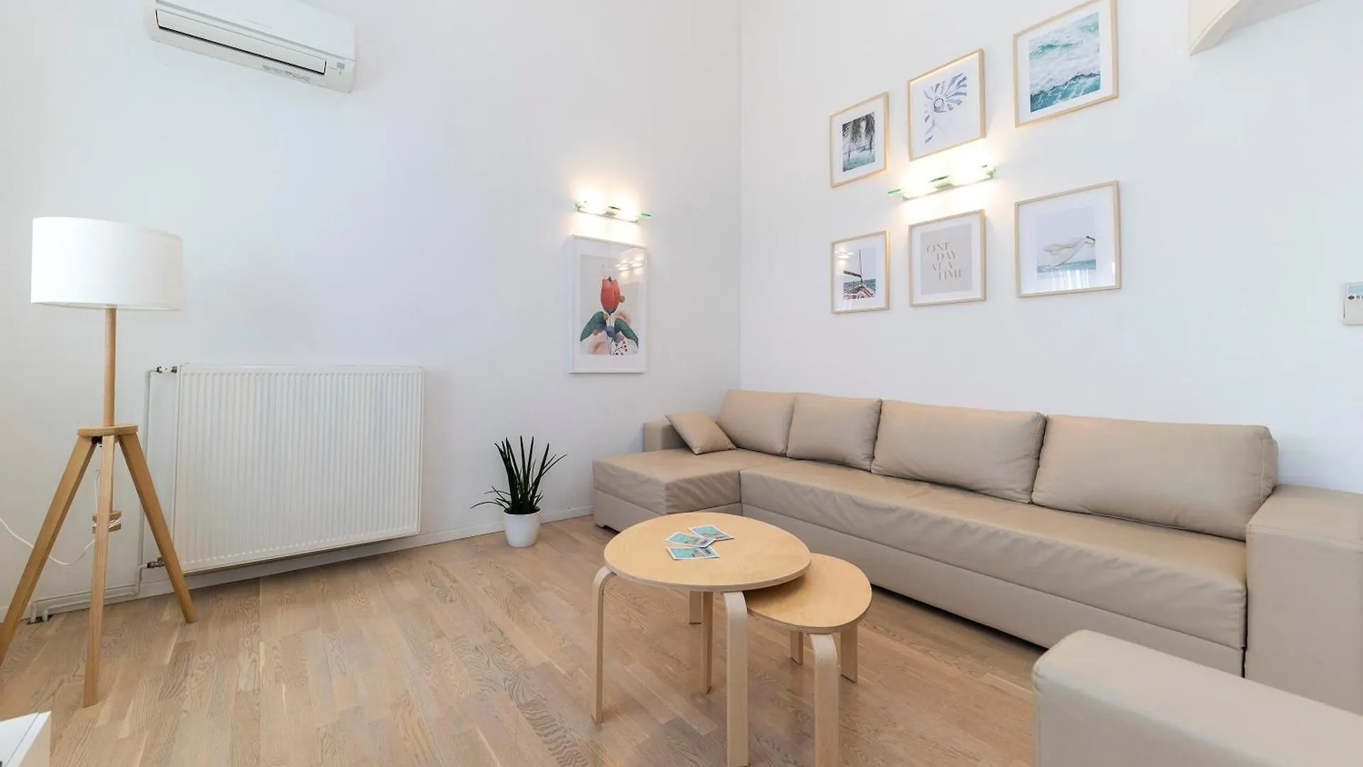 Apartments Vallis Rabiosa ザダル