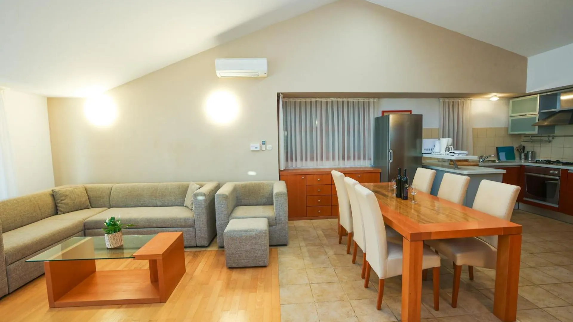 Apartments Vallis Rabiosa ザダル